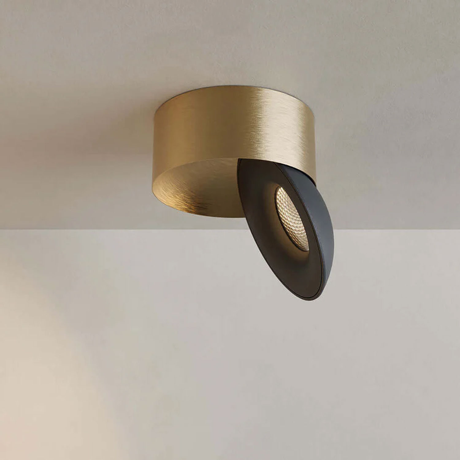 LED Aufbauleuchte Sphere gold/schwarz, 2700K, 10W, CRI90, dimmbar